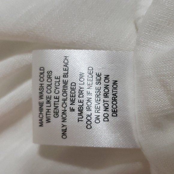 Absolutely Famous. NWT. Cute White, Polyester Lace Detail & Rayon Top.  Size 3X - Picture 14 of 15